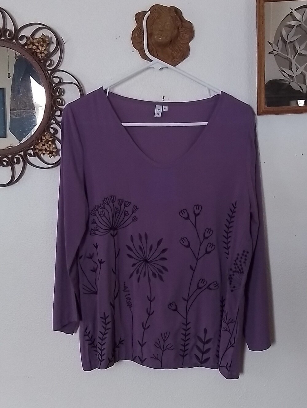 NEW, NO TAGS MISSLOOK Purple Floral EMBROIDERED V-Neck Long Sleeve Top, SMALL